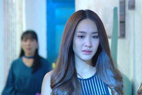 Bí mật bàng hoàng bên trong chiếc hộp con dâu đưa cho mẹ chồng