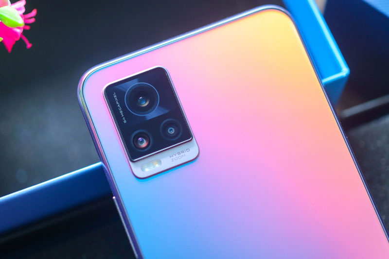 Cận cảnh Vivo V20 Pro: Chip S765G, RAM 8 GB, 5 camera, sạc 33W, giá hấp dẫn