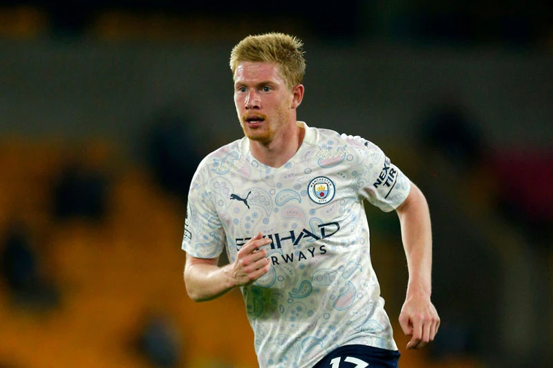 Tiền vệ tấn công: Kevin De Bruyne (Man City, định giá chuyển nhượng: 108 triệu bảng).