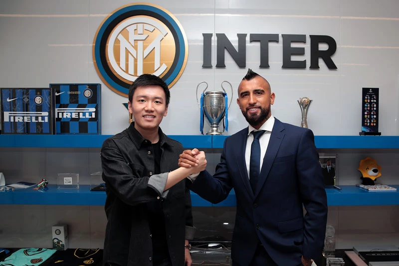 Vidal chính thức gia nhập Inter.