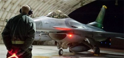 F-16 My phong rocket khong doi dat AGR-20A diet gon muc tieu-Hinh-6