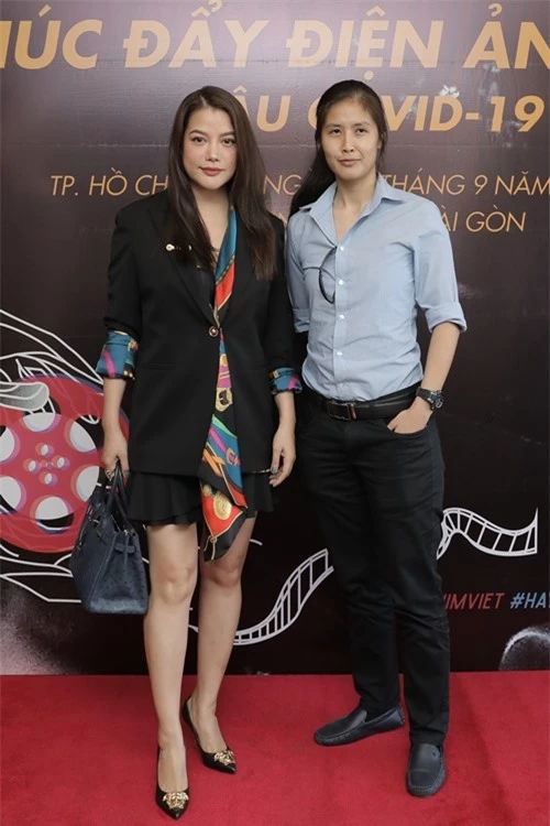 Tại các hoạt động về điện ảnh trong nước gần đây, diễn viên - nhà sản xuất Trương Ngọc Ánh thường xuyên đi chung với nhà làm phim Việt kiều Jessica Ngô (phải). Bộ đôi đang hợp tác làm phim huyền sử - võ thuật Trung Vương.