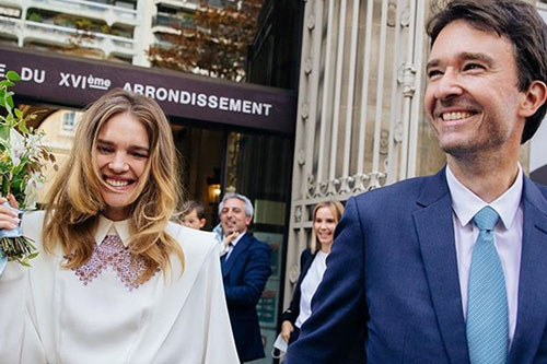 Siêu mẫu Nga kết hôn với con trai tỷ phú