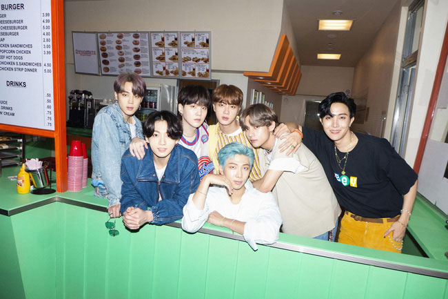 BTS trải lòng về thành công của “Dynamite” trên Spotify