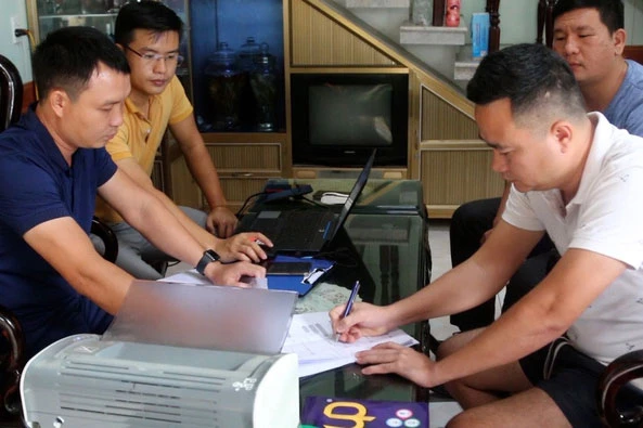 Công an tỉnh Quảng Bình phá chuyên án đánh bạc qua mạng hơn 1.000 tỉ đồng. Ảnh: TTXVN.