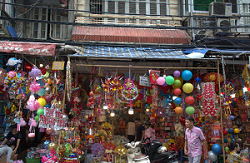 Phố Trung Thu Hà Nội đìu hiu, vắng khách