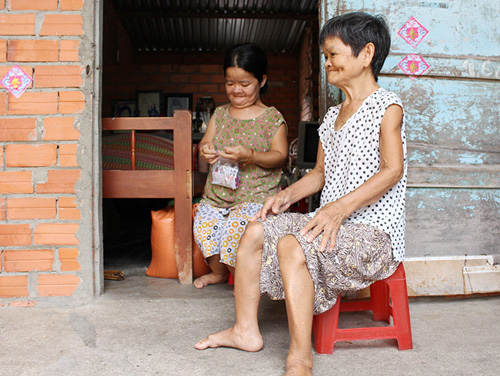 Chuyện tình bi thương của những phụ nữ tí hon ở Tây Ninh