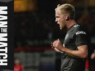 Van de Beek được vinh danh ở trận đá chính đầu tiên