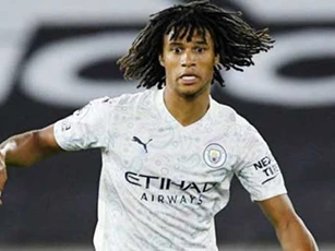 Ake gây thất vọng nơi hàng thủ Man City