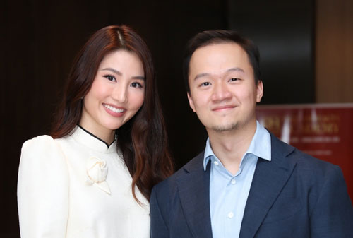 Bạn trai mừng Diễm My lên chức mới