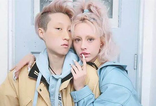 Con rơi của Thành Long còng lưng nuôi 'vợ'