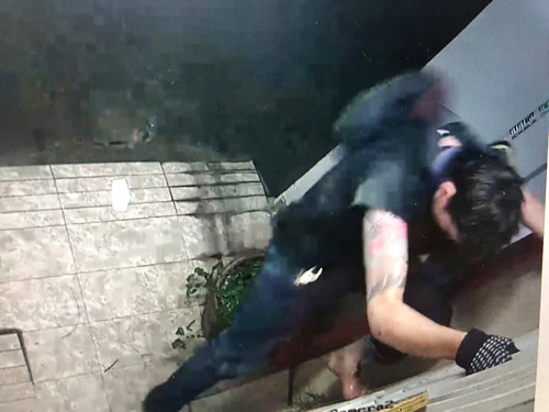 Siêu trộm nhí mang súng đột nhập các tòa nhà trung tâm Sài Gòn