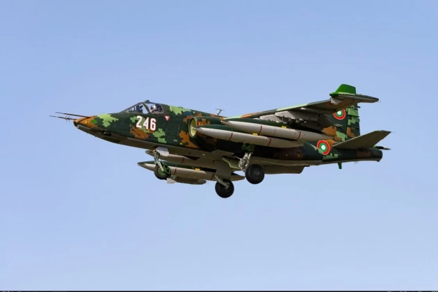 8 cường kích Su-25 của Bulgaria đang được Belarus sửa chữa. Ảnh: Reporter.