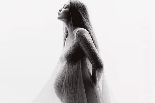 Gigi Hadid đã hạ sinh con gái đầu lòng