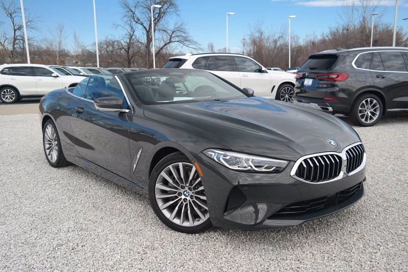 11. BMW 8 Series Convertible 2020 (giá khởi điểm: 100.300 USD).