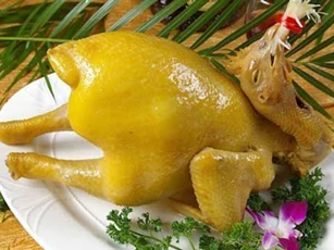 Luộc thịt gà đừng quên bỏ thứ này: Món thịt thơm ngon, đậm vị da giòn sần sật cả nhà thi nhau gắp