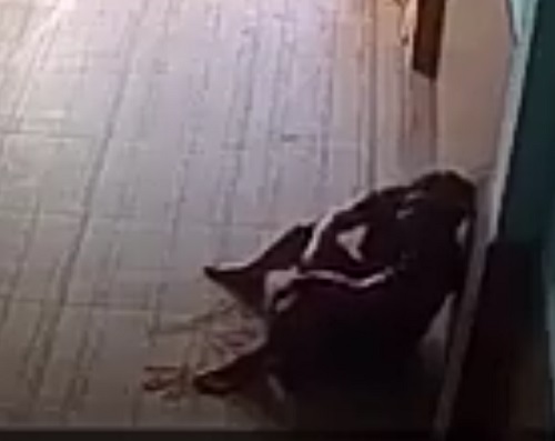 Cụ ông 73 tuổi chết trong tư thế treo cổ bên vợ nhỏ bị chém bất tỉnh