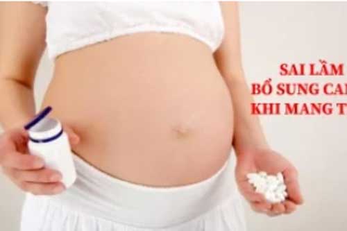 Sai lầm bổ sung canxi khi mang thai khiến mẹ nguy cơ sỏi thận, con sinh ra thấp còi