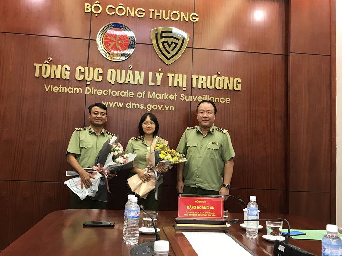Tổng cục QLTT chính thức bổ nhiệm Chánh Văn phòng và Cục trưởng Cục Nghiệp vụ QLTT