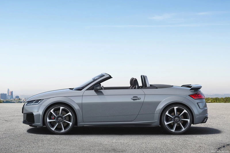 7. Audi TT Roadster 2020 (giá khởi điểm: 49.000 USD).