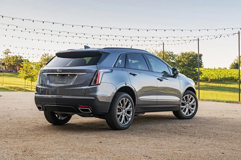 8. Cadillac XT5 2020 (đánh giá độ tin cậy: 4,5/5, giá khởi điểm: 44.095 USD).