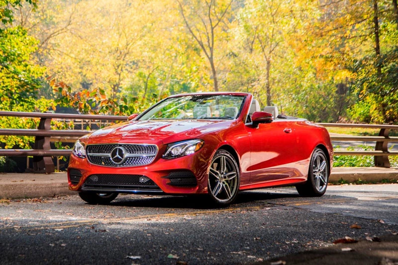 8. Mercedes-Benz E-Class Cabriolet 2020 (giá khởi điểm: 73.900 USD).