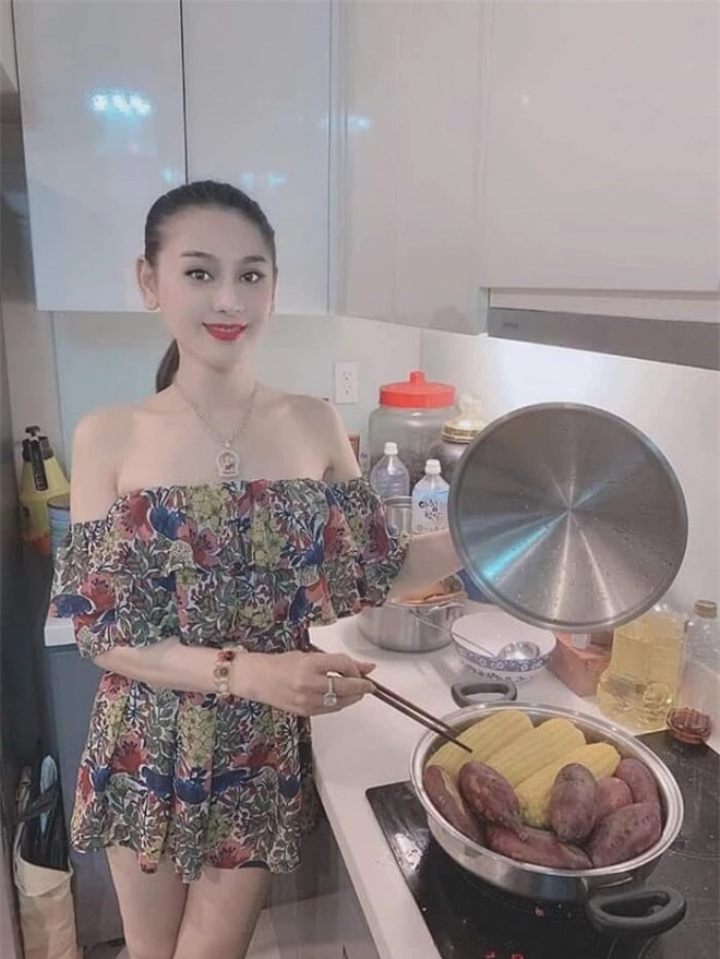 Lâm Khánh Chi nấu ăn 0