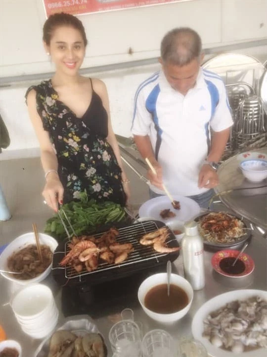 Lâm Khánh Chi nấu ăn 3