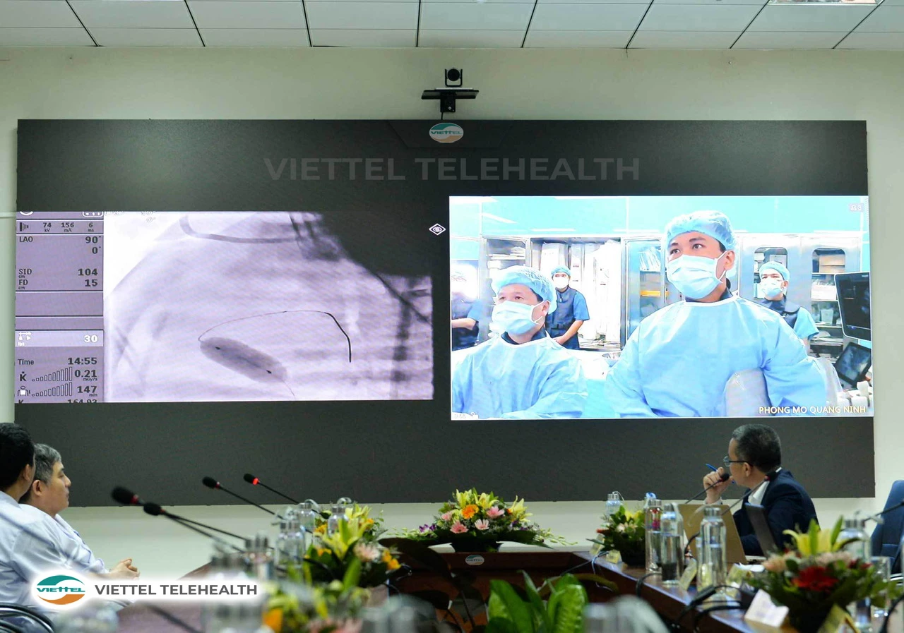 Cán bộ, công nhân viên Viettel ủng hộ 19 tỷ đồng xây dựng trung tâm hội chẩn từ xa cho ngành y tế,