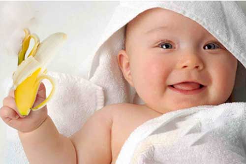 Sai lầm khi cho con ăn chuối dễ khiến bé còi cọc, rước thêm bệnh