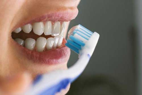 3 thói quen đánh răng tưởng sạch nhưng hóa ra khiến răng rụng sớm không ngờ