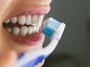 3 thói quen đánh răng tưởng sạch nhưng hóa ra khiến răng rụng sớm không ngờ
