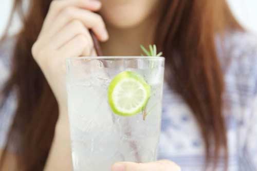 Uống nước chanh mỗi sáng có tốt hay không? Đây là kết quả bạn nhận được sau 7 ngày