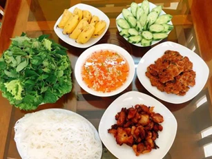 Mâm cơm 100 nghìn bắt mắt, ngon miệng của bà nội trợ Hà Nội