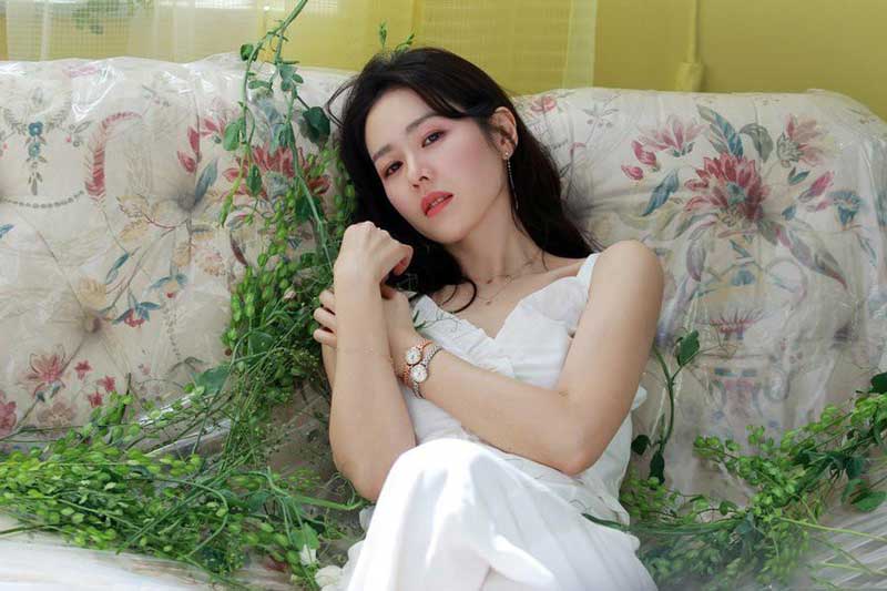 Top 10 người phụ nữ đẹp nhất thế giới năm 2020: Son Ye-jin dẫn đầu, Lisa về nhì
