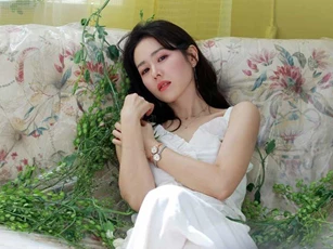 Top 10 người phụ nữ đẹp nhất thế giới năm 2020: Son Ye-jin dẫn đầu, Lisa về nhì