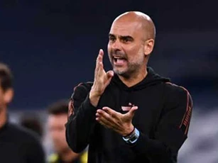 Guardiola: 'Man City chỉ còn 13 người lành lặn cho màn so tài với Leicester'