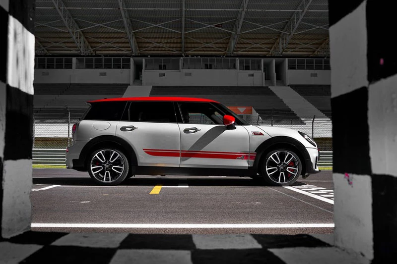 5. Mini Cooper Clubman 2021 (giá khởi điểm: 29.900 USD).