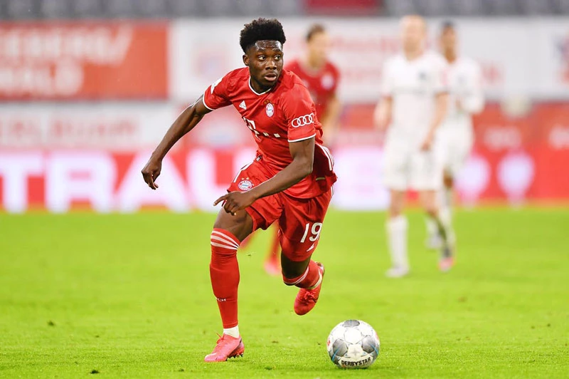 =6. Alphonso Davies (Bayern Munich, 19 tuổi, định giá chuyển nhượng: 72 triệu bảng).