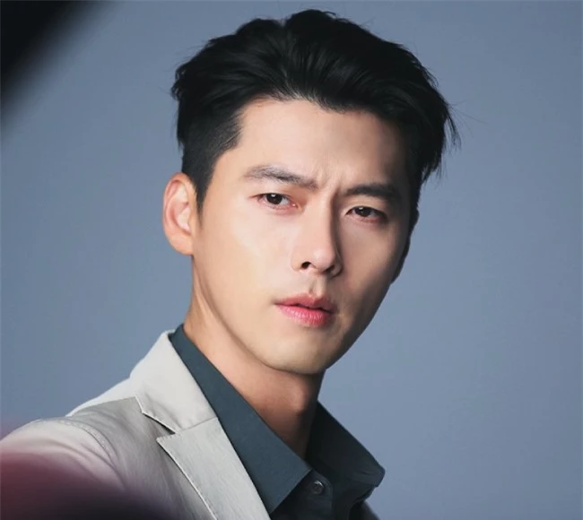 Hyun Bin đẹp trai, quyến rũ tuổi 38.