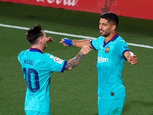Messi tiếp tục chỉ trích Barca vì cách đối xử với Suarez