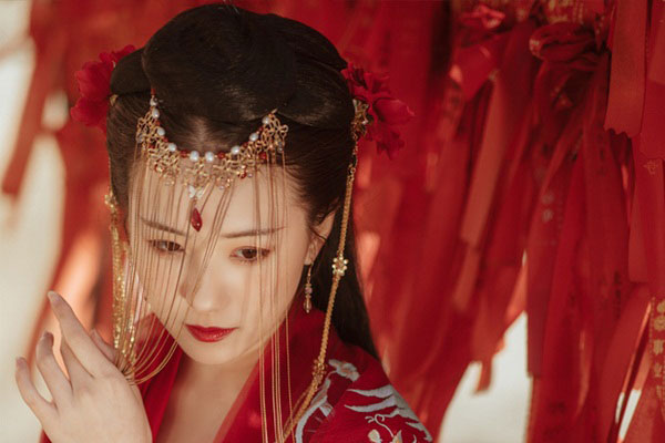 Tân nương mất tích bí ẩn trước đêm động phòng kéo theo hàng loạt cái chết, chân tướng được sáng tỏ nhờ cụ bà thiện lương