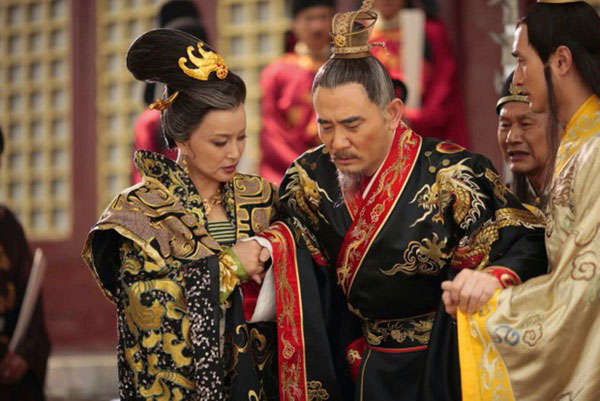 Phải thị tẩm có khi lên tới 9 phi tần mỗi đêm, ngay đến Hoàng đế cũng đau đầu nghĩ cách "cáo ốm"