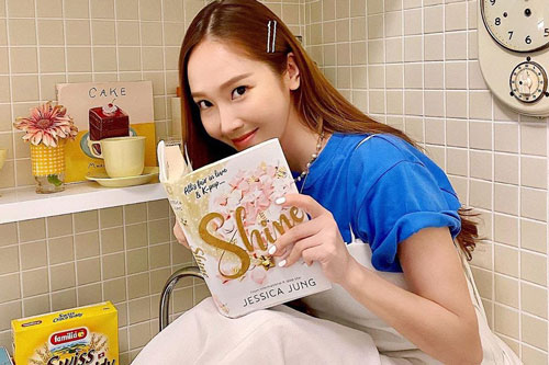 Jessica nhắc fan tìm kiếm manh mối về SNSD trong SHINE: Fan Hàn tức điên lên chê "ai rảnh?"