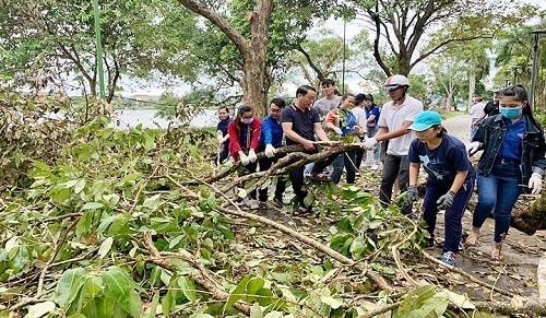 Chủ tịch tỉnh kêu gọi tổng lực ra quân Ngày Chủ nhật xanh làm đẹp TP. Huế sau bão số 5