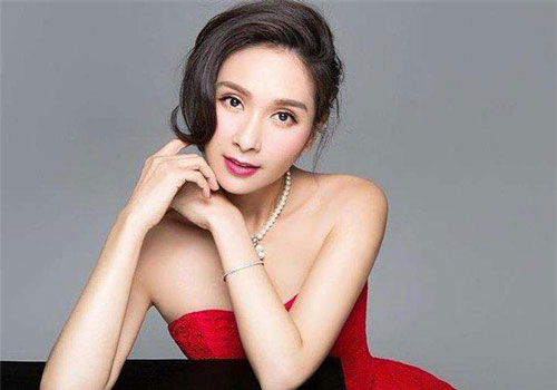 Vụ đánh ghen huyền thoại Cbiz: Hoa hậu châu Á đẹp nhất lịch sử bị "chính thất" tát tới tấp, thân bại danh liệt và sự thật sáng tỏ sau 5 năm