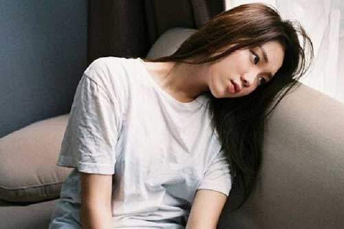 Về ra mắt được mẹ chồng tương lai đãi món cua biển, em mừng rỡ nhưng chưa kịp ăn thì đã méo xệch mặt vì câu nói của bác