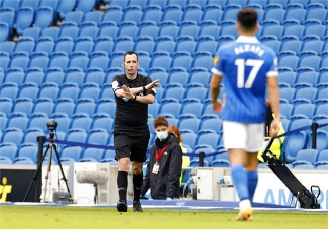 Brighton 2-3 Man Utd: Chiến thắng kịch tính - 1