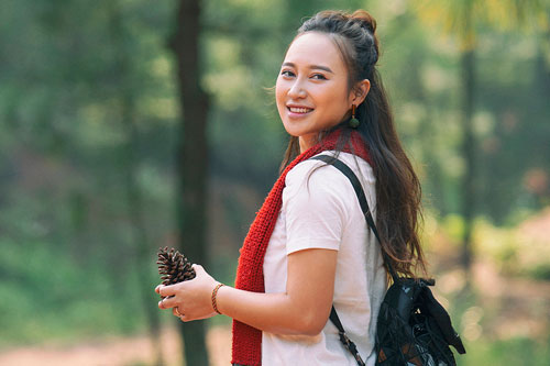 Khánh Linh hát về tình yêu với thiên nhiên