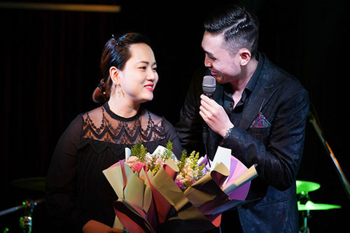 Vợ dự minishow của Triệu Long sau 7 ngày sinh con